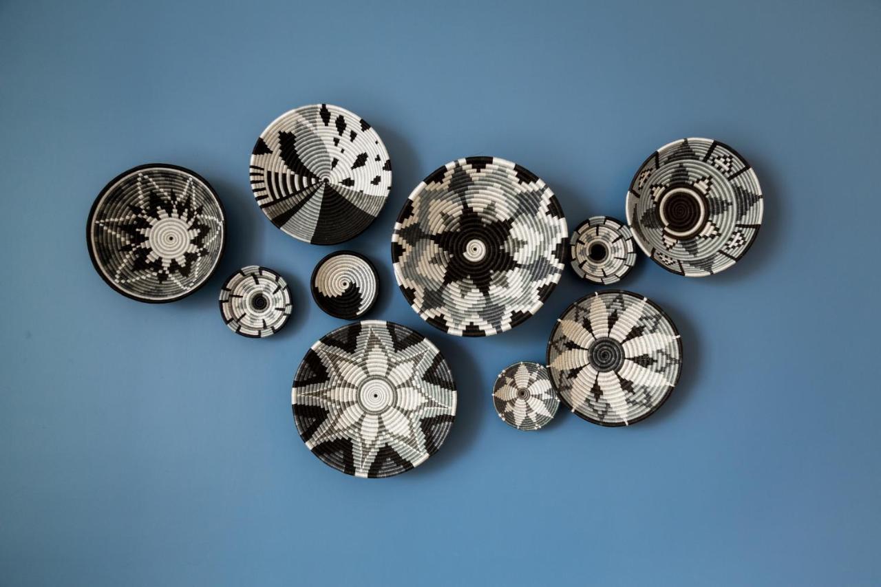 Cloud 7 Residences Ayla Aqaba Ngoại thất bức ảnh Ceramic bowls by the artist