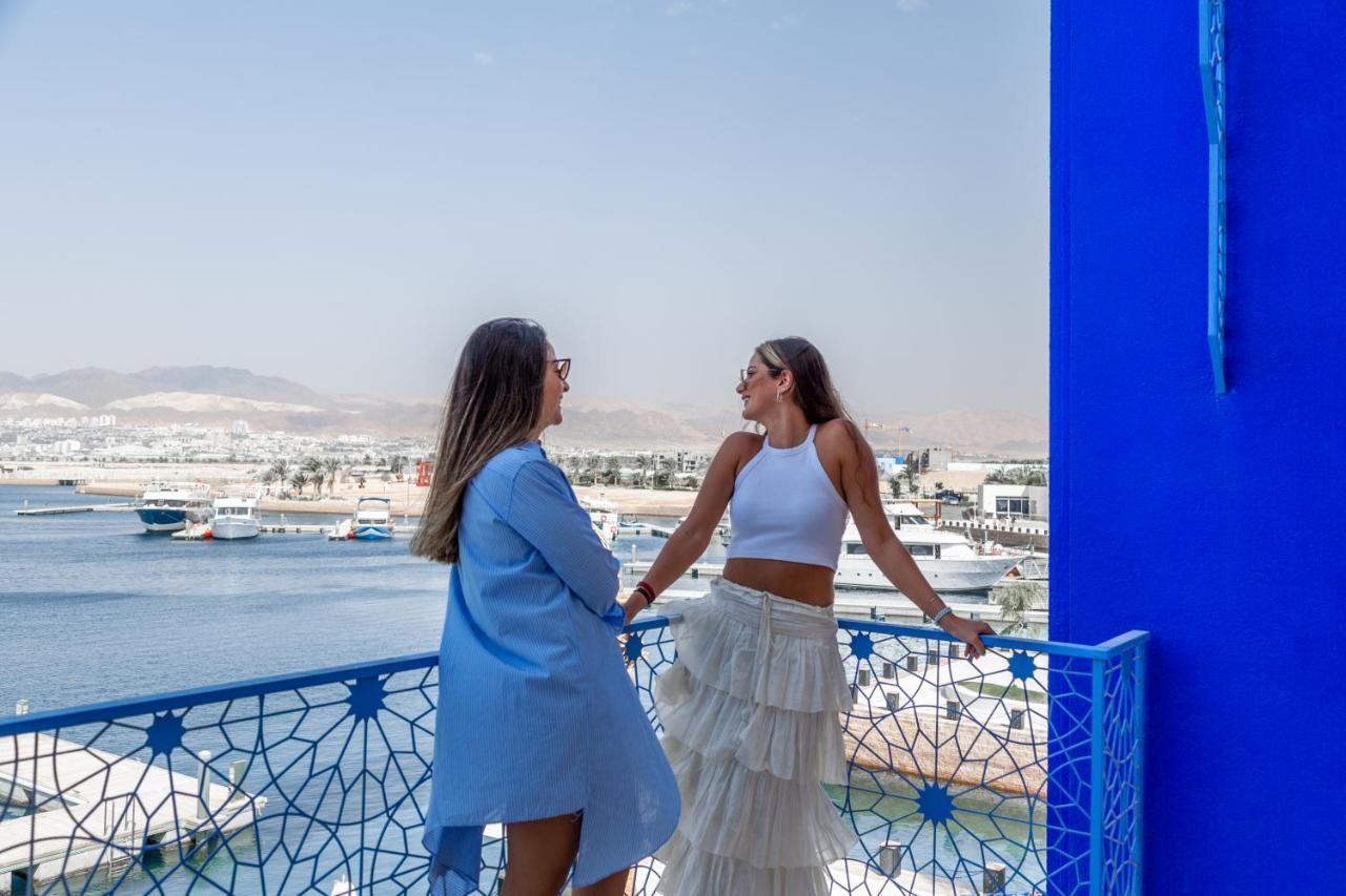 Cloud 7 Residences Ayla Aqaba Ngoại thất bức ảnh Two women in Mykonos, Greece