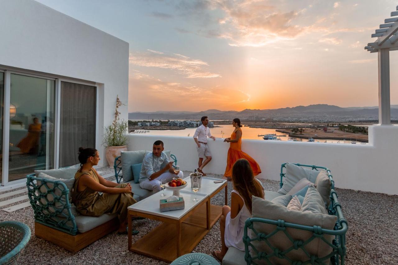 Cloud 7 Residences Ayla Aqaba Ngoại thất bức ảnh Sunset at the hotel