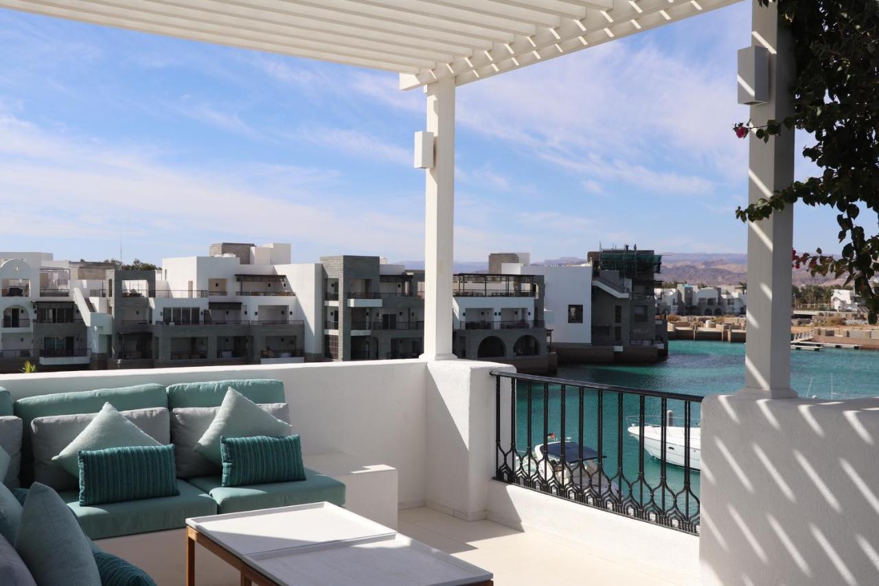 Cloud 7 Residences Ayla Aqaba Ngoại thất bức ảnh View of the Red Sea from a balcony in El Alamein