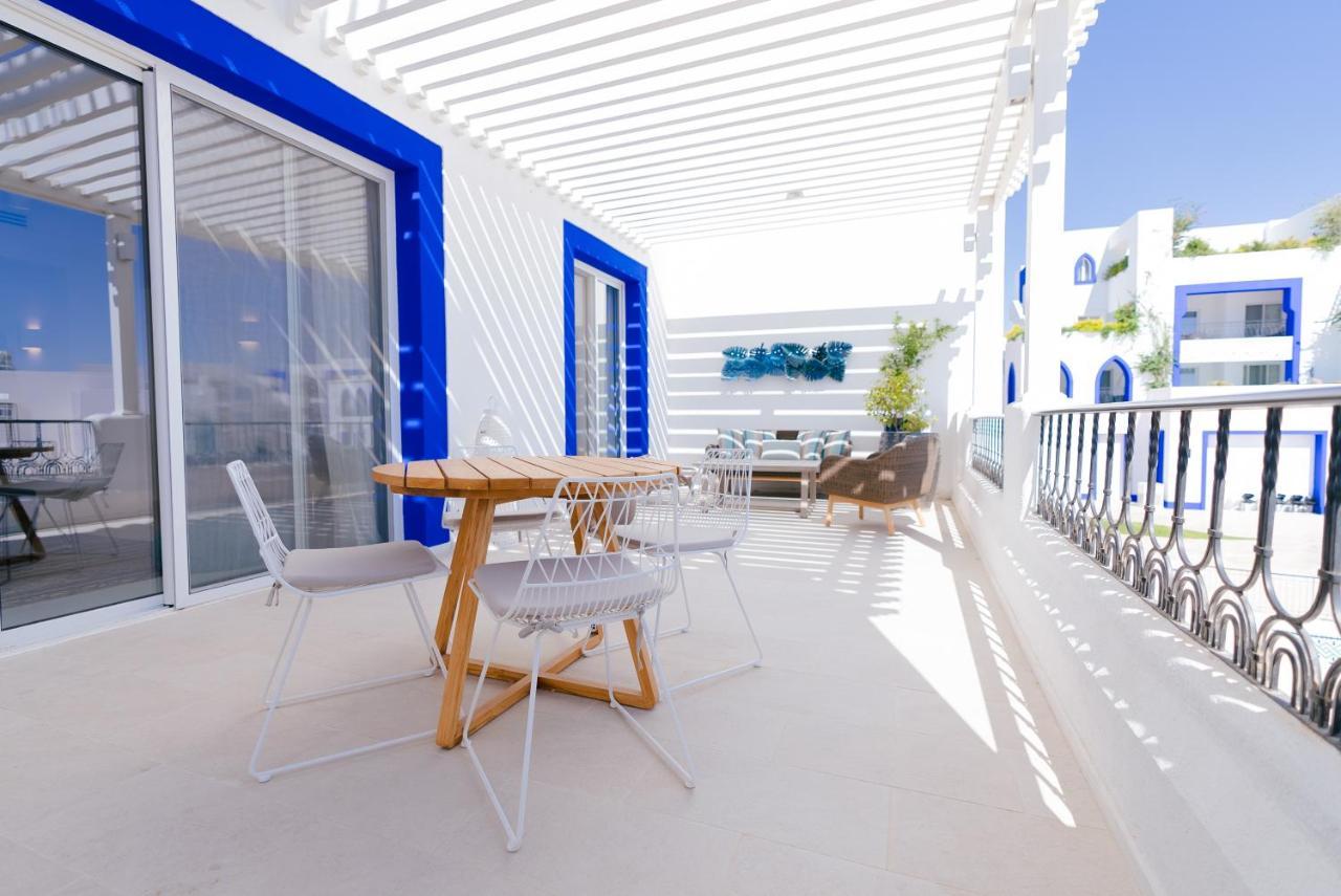 Cloud 7 Residences Ayla Aqaba Ngoại thất bức ảnh A balcony