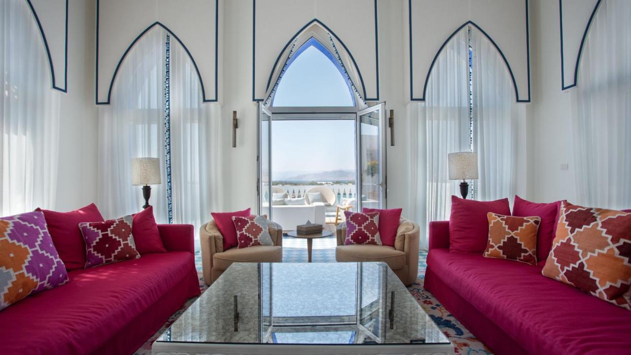 Cloud 7 Residences Ayla Aqaba Ngoại thất bức ảnh A living room at the hotel